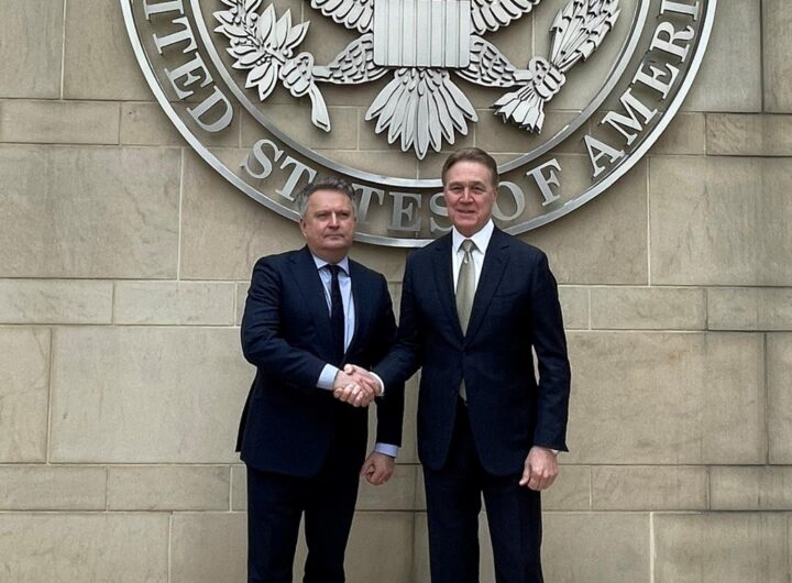 Новини України - Кислиця прибув на переговори до Китаю