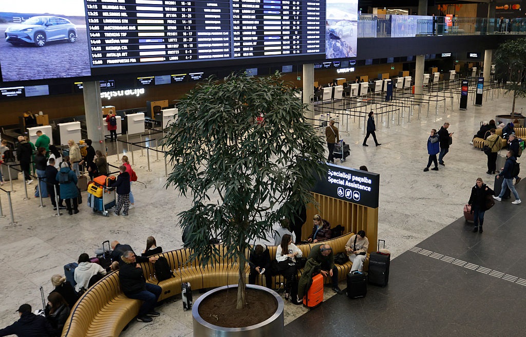 Новини світу - Литва розглядає перенесення авіарейсів через метеокулі