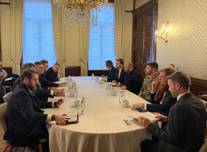 Новини України - Мирна угода: Умєров провів переговори в Європі