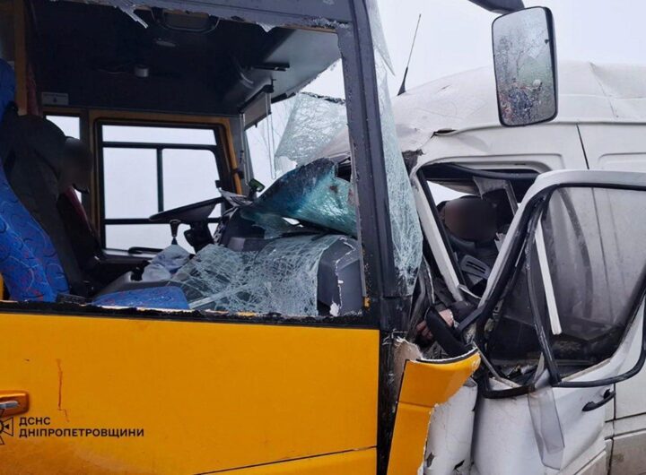 Новини України - На Дніпропетровщині шкільний автобус потрапив у ДТП, є загиблі
