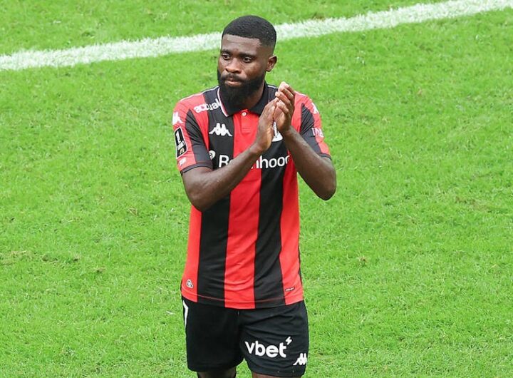 Новини спорту - Напад фанатів: гравці Ніцци відмовляються виходити на поле