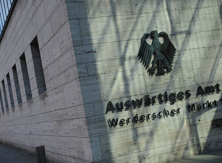 Новини світу - Німеччина викликала посла РФ через загрозу нацбезпеці