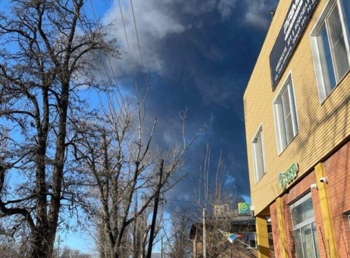 Новини світу - Новошахтинський НПЗ загорівся після "10 вибухів"