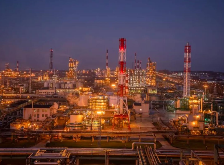 Новини бізнесу - Один із найбільших НПЗ Росії зупинив роботу після атаки дронів - ЗМІ