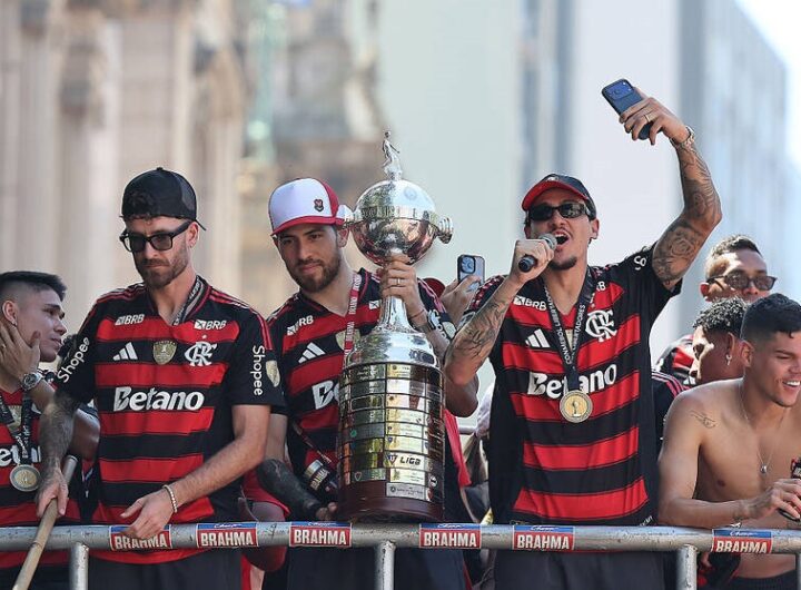Новини спорту - Парад чемпіонів клубу Фламенго завершився курйозом