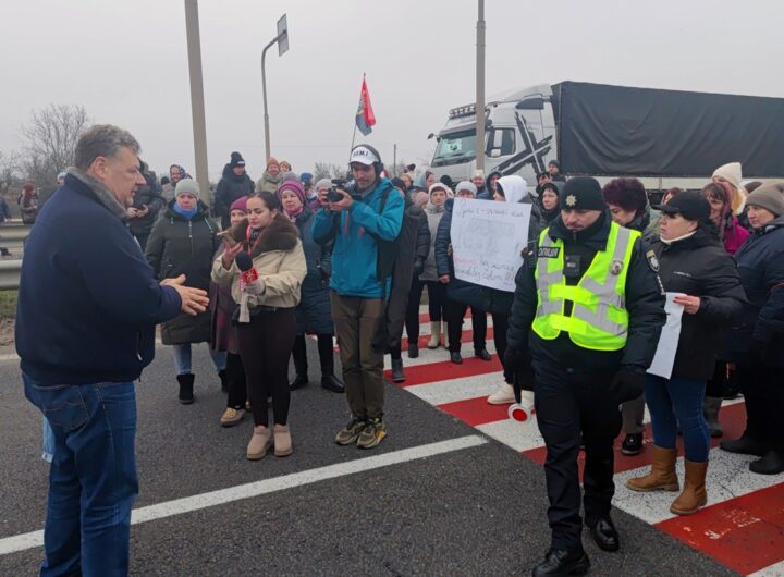 Новини України - Під Житомиром перекрили трасу через компенсації за зруйновані оселі