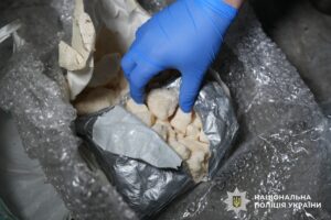 Новини України - Поліція ліквідувала наркосхему з обігом у 95 млн