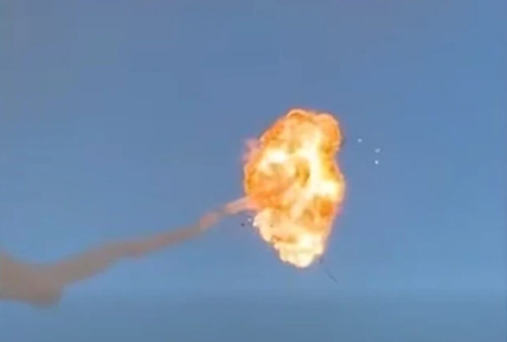 Новини України - Повітряні сили показали ефектне збиття дронів РФ