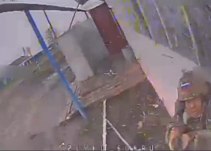 Новини України - Прикордонники показали "вибухову" роботу дронів по окупантах