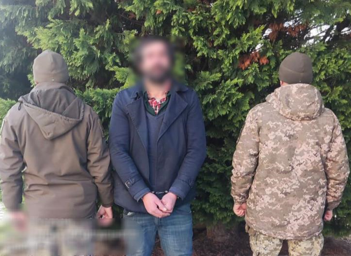 Новини України - Прикордонники затримали іноземця, який пішки добирався до Словаччини