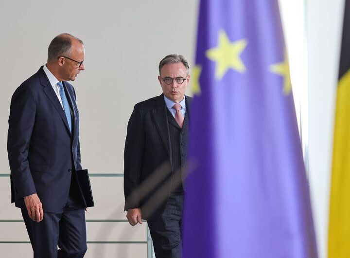 Новини політики - "Репараційний кредит": Мерц поїхав особисто переконувати Бельгію