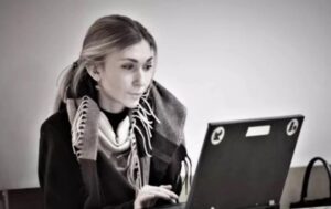 Новини України - Родини загиблих під час війни журналістів отримають державну допомогу