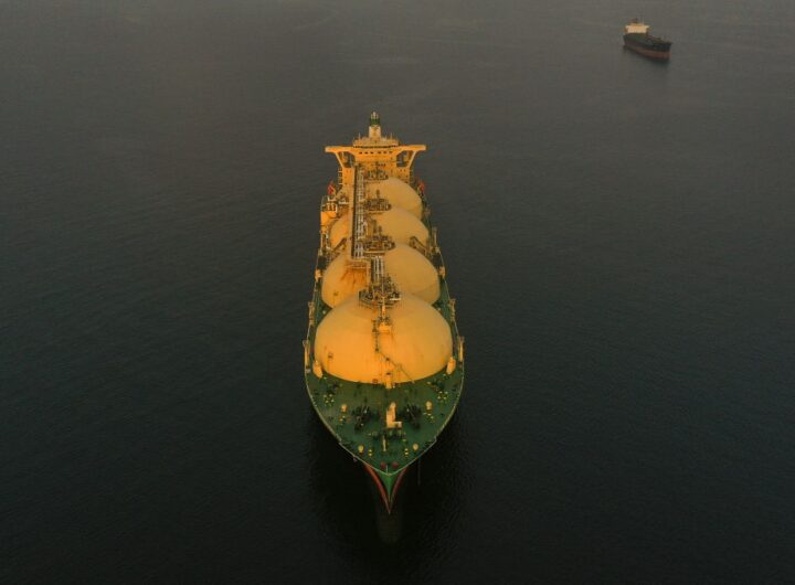 Новини бізнесу - Санкції "добивають" російський СПГ - ЗМІ