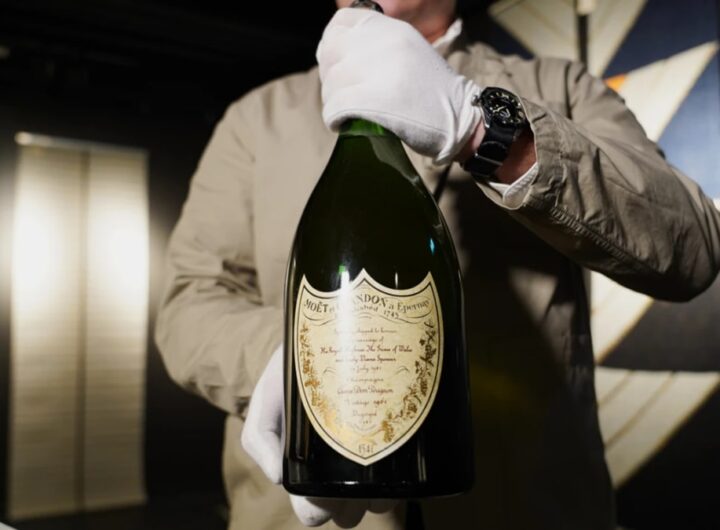 Новини світу - Шампанське з весілля Чарльза і леді Ді не вдалося продати на аукціоні