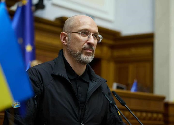 Новини України - Шмигаль анонсував контракти для військових з покращеними умовами