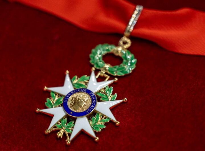 Новини України - Сирський отримав найвищу нагороду Франції