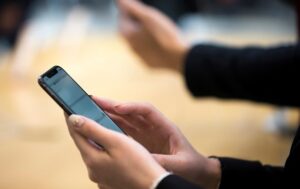 Новини бізнесу - Смартфони подорожчають через дефіцит пам'яті - ЗМІ