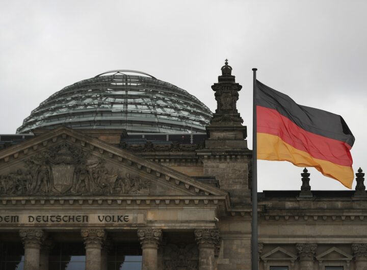 Новини світу - У Берліні відкинули "мир під примусом" в Україні