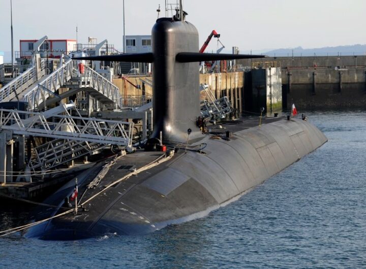 Новини світу - У Франції відкрили вогонь по дронах над базою атомних субмарин - ЗМІ