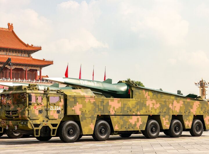 Новини світу - У Китаї заявили про створення наддешевої гіперзвукової ракети