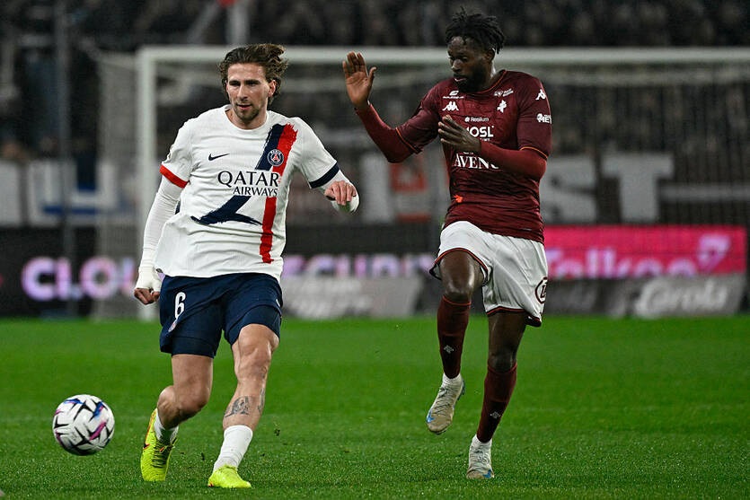 Новини спорту - У матчі Меца та ПСЖ на полі зустрілися Цітаішвілі й Забарний