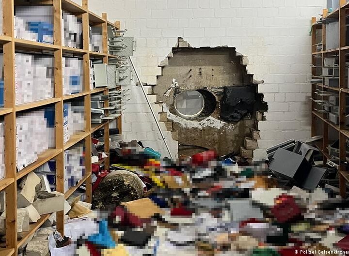 Новини світу - У Німеччині злочинці пробили дірку в стіні банку і викрали 30 млн євро