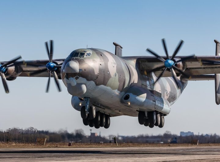 Новини світу - У Росії літак Ан-22 впав у водосховище