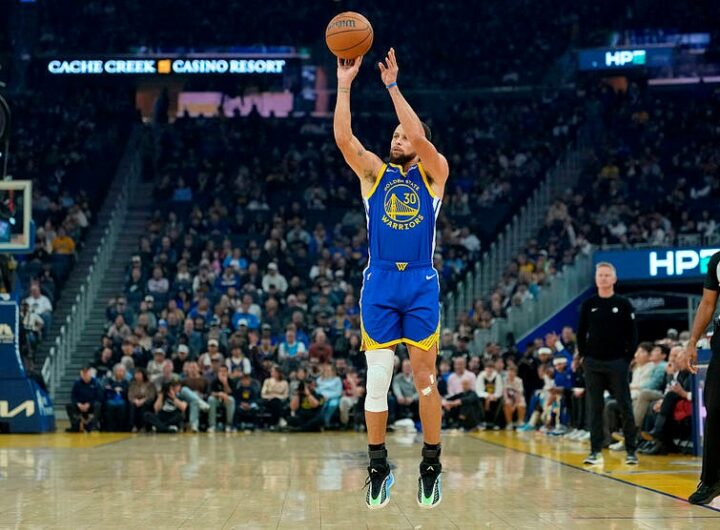 Без категорії - У Стефена Каррі 39 очок за гру й рекорд