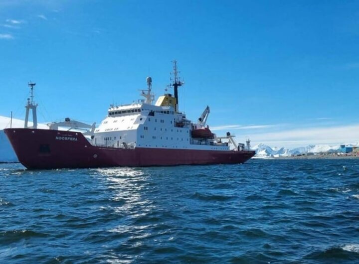 Новини світу - Український криголам Ноосфера вперше перетнув Південне полярне коло