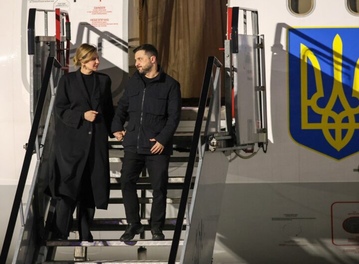 Новини України - В ОП прокоментували переслідування дронами літака Зеленського