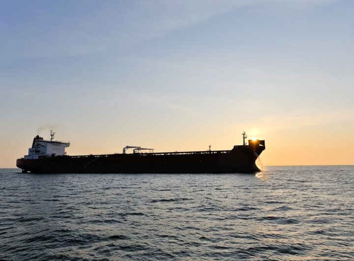 Новини світу - В ЄС вперше підтвердили озброєну охорону "тіньового флоту"