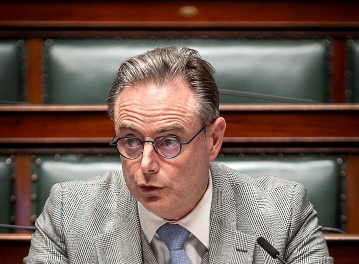 Новини світу - ЄС розглядає варіант "ізоляції" Бельгії через "репараційну позику" - ЗМІ