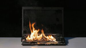 Без категорії - Чому перегрівається ноутбук та як цьому запобігти