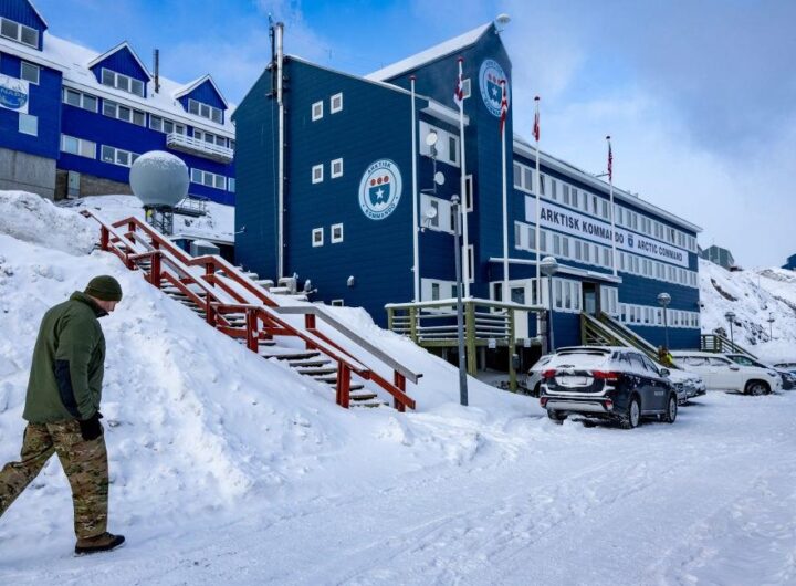 Новини світу - Данія і Швеція відправили військових в Гренландію на тлі погроз Трампа