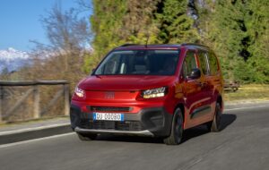 Авто новини - Fiat представив доступний фургон Qubo L