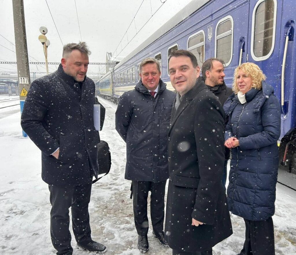 Новини світу - Глава МЗС Чехії прибув з візитом в Україну