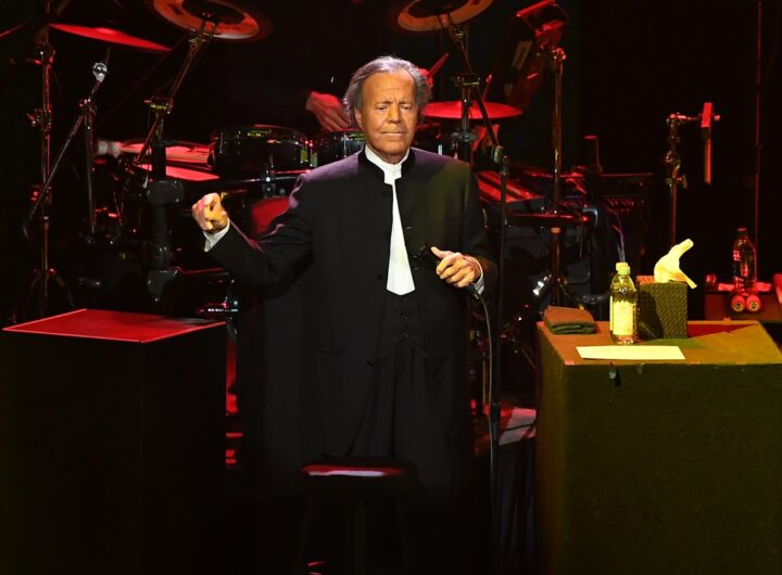 Новини культури - Хуліо Іглесіаса звинуватили в сексуальних домаганнях