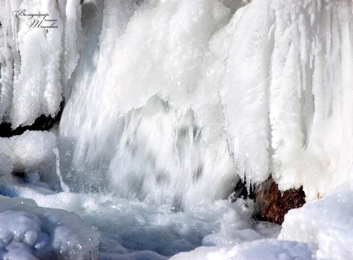 Новини України - Крига повністю скувала Джуринський водоспад