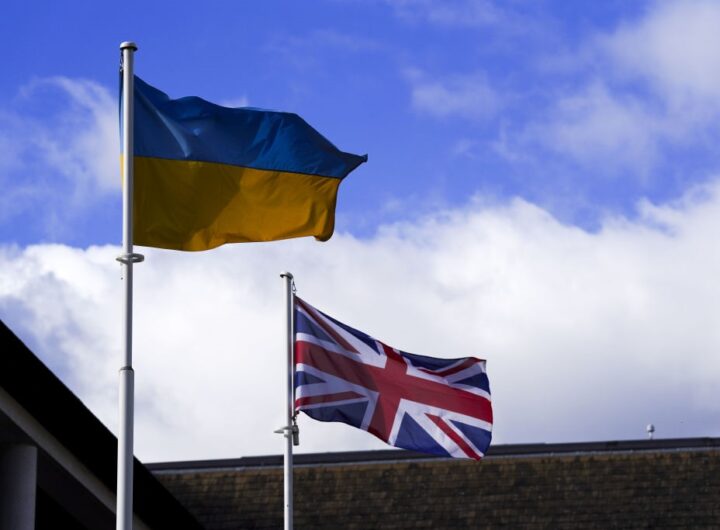 Новини світу - Лондон анонсував постачання вдосконалених дронів Україні