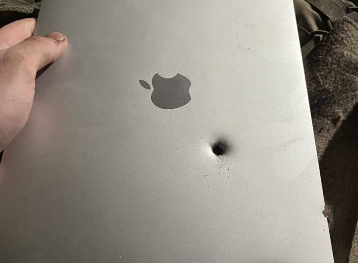Технології - MacBook зберіг життя військовому, зупинивши уламок снаряда
