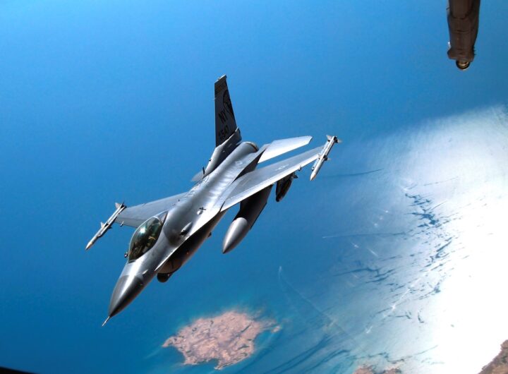 Новини світу - На Тайвані під час навчань зник винищувач F-16