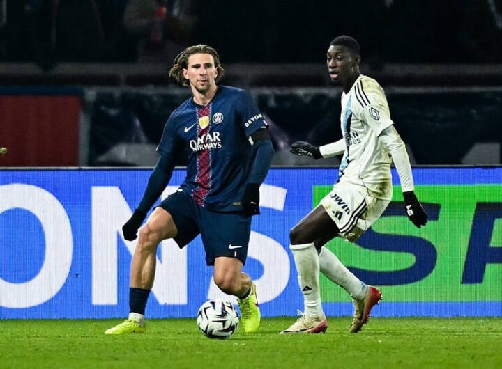 Новини спорту - ПСЖ, затамувавши подих, стежив за діями Забарного на полі