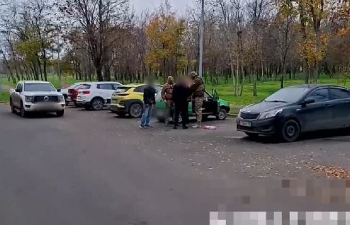 Новини України - Росіяни звинуватили 17-річного жителя Маріуполя у "держзраді"