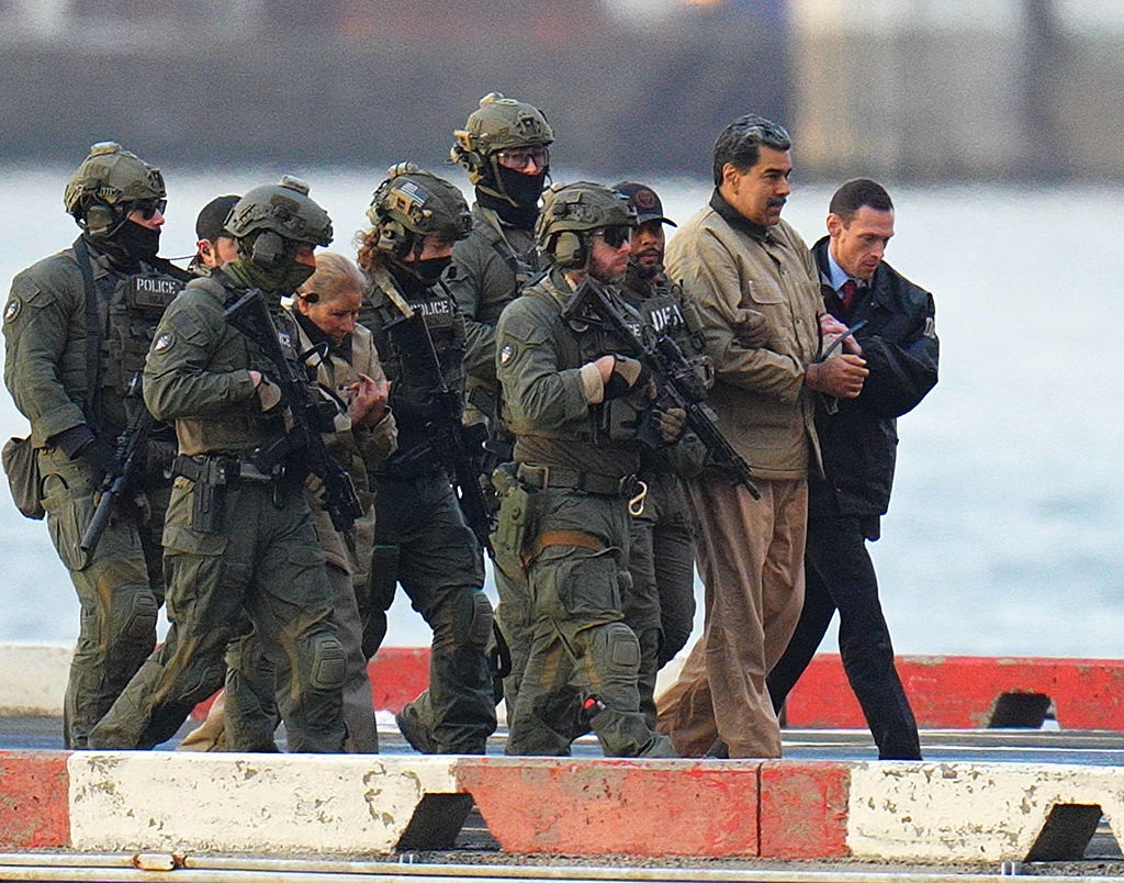 Новини світу - Секретна зброя США. Як оглушили охоронців Мадуро