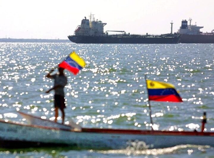 Новини світу - США затримали танкер, пов'язаний з Росією - ЗМІ