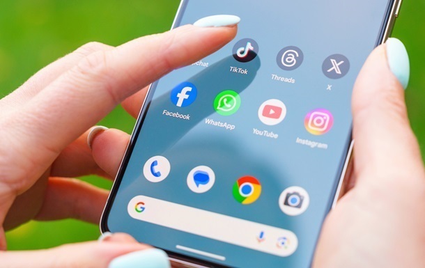 Новини світу - У Франції планують заборонити соцмережі до 15 років