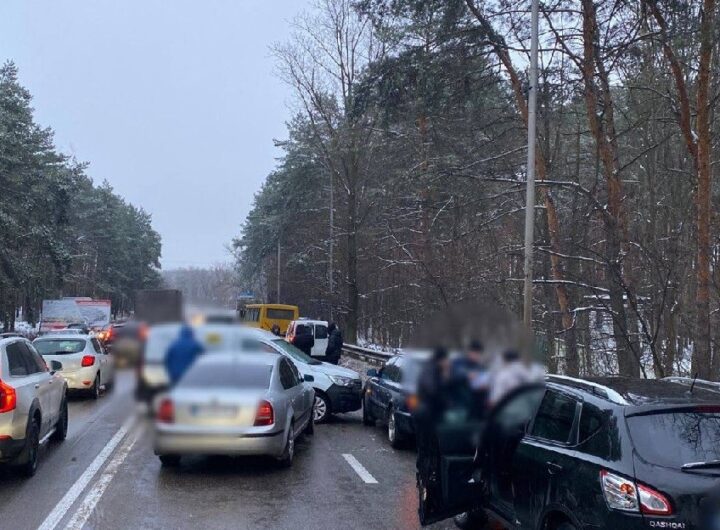 Новини Києва - У Києві сталася масова ДТП за участю 13 авто