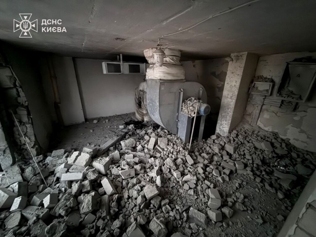 Новини Києва - У Києві уламки БпЛА впали на житловий будинок