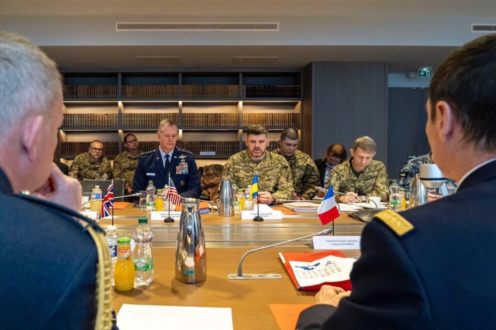 Новини світу - У Парижі обговорили гарантії безпеки для України