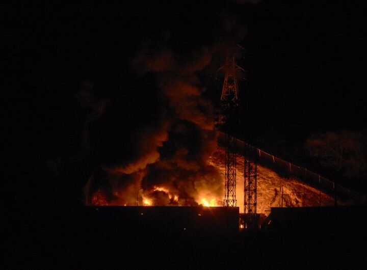 Новини світу - У столиці Венесуели Каракасі лунають вибухи - ЗМІ